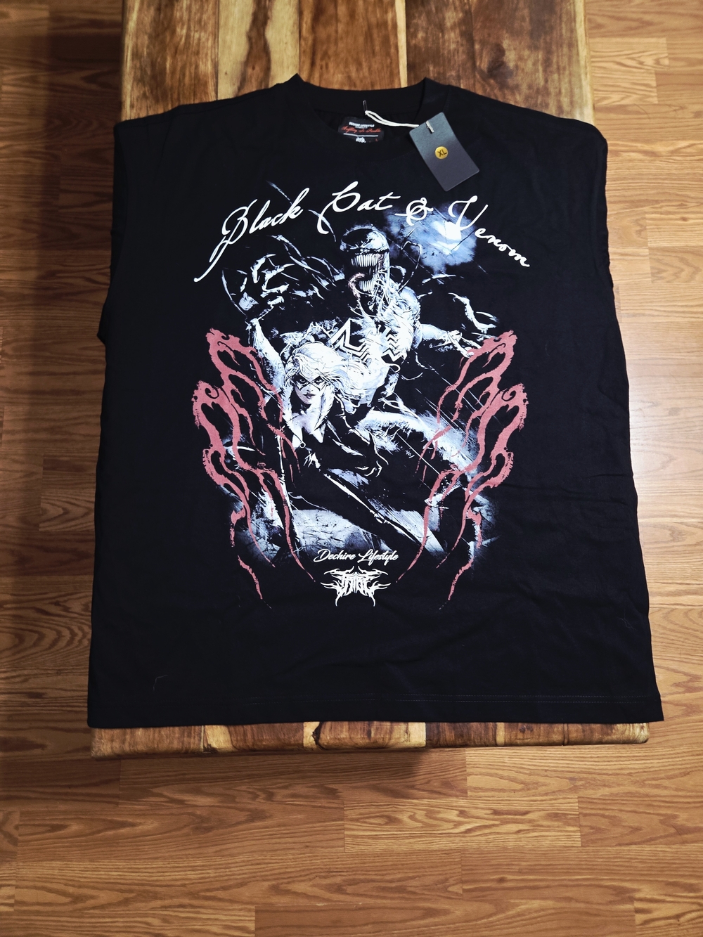 Deshire/Venom & Black Cat Collab Men's Short-Sleeve Tee. Size X-Large